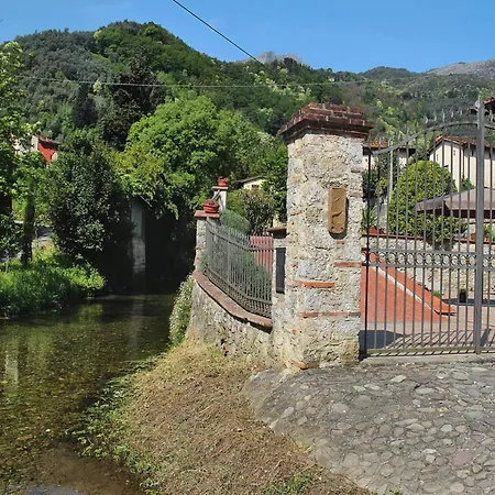 Casa Vecchio Frantoio, Lombrici Nyaraló *